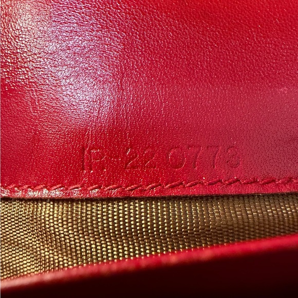 Ferragamo Gancini Embossed Red Long Wallet W/Unbranded Chain Insert (A352) - Picture 5 of 11
